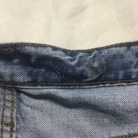 J.Crew Broken In Boyfriend Denim Jean Shorts Medium Wash, Size 30 - Picture 7 of 12